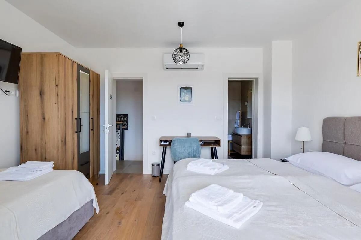 Villa Franka - Holiday Home With A Private Pool Sveti Filip i Jakov