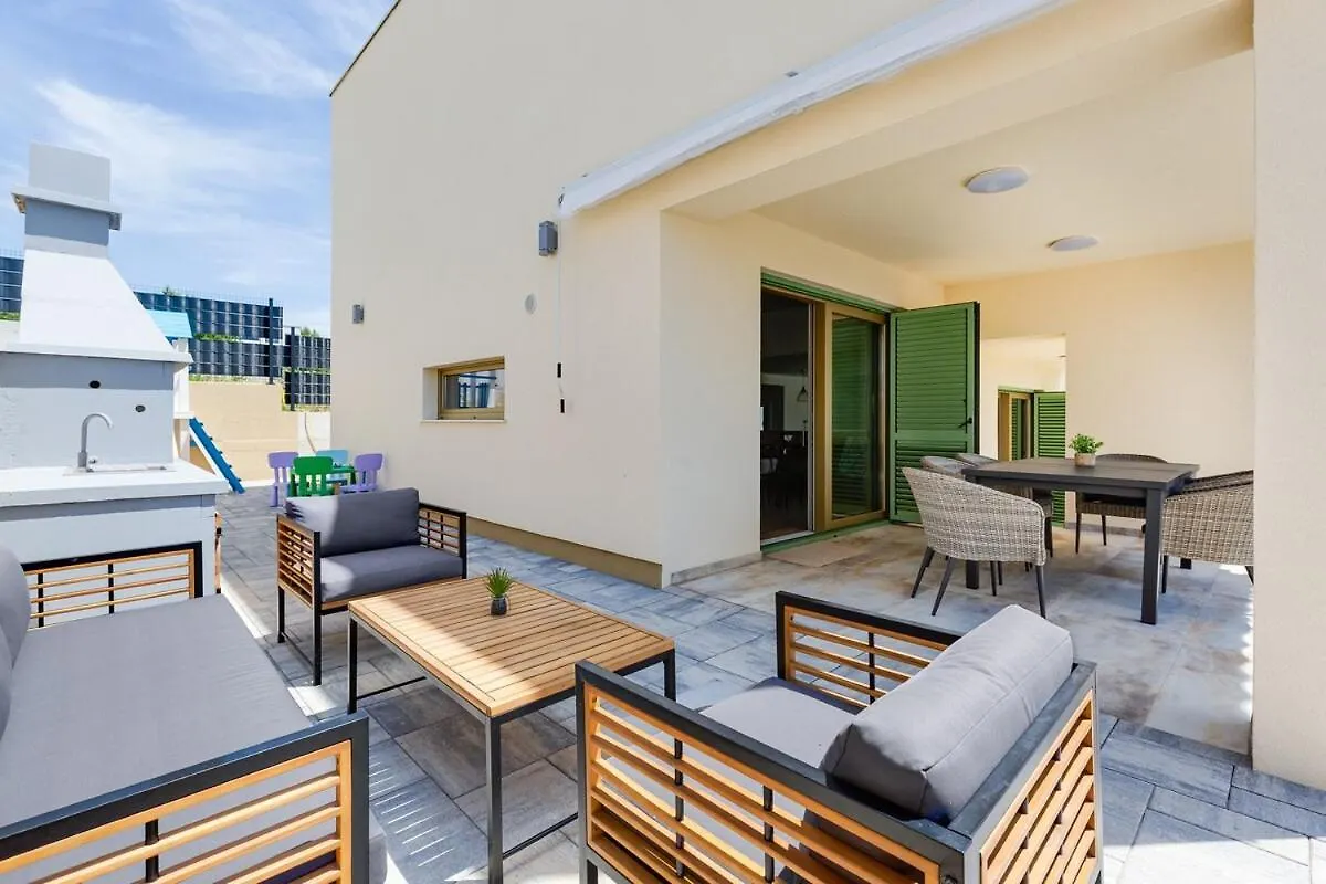 Villa Franka - Holiday Home With A Private Pool Sveti Filip i Jakov