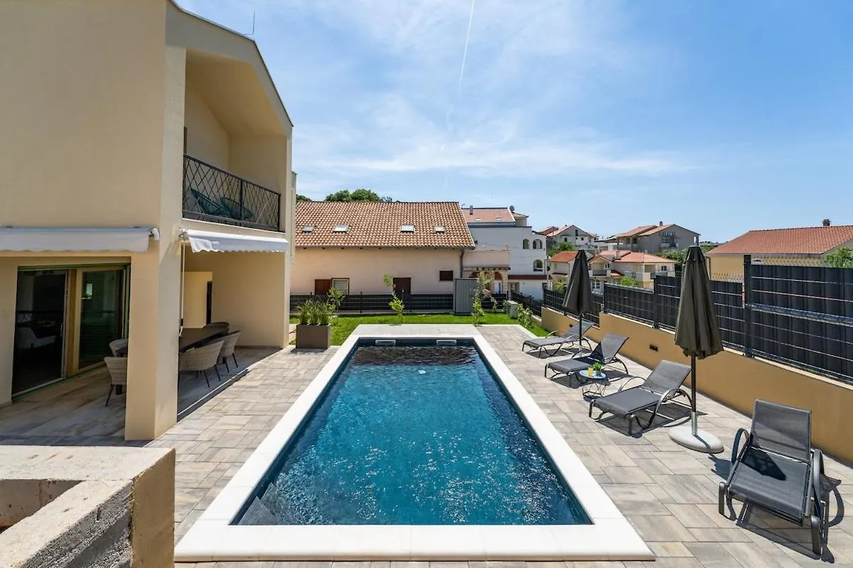 Villa Franka - Holiday Home With A Private Pool Sveti Filip i Jakov