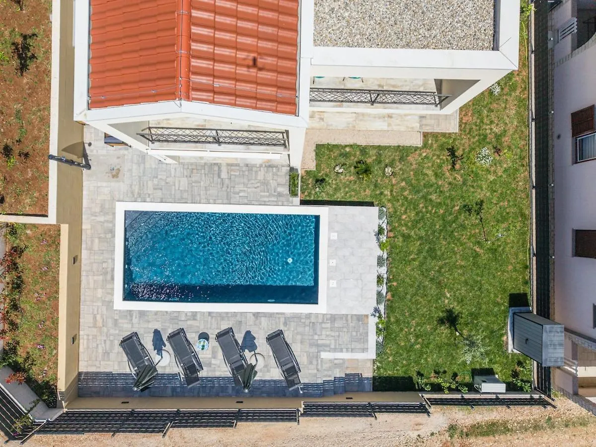 Villa Franka - Holiday Home With A Private Pool Sveti Filip i Jakov