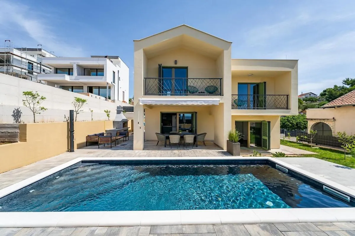 Villa Franka - Holiday Home With A Private Pool Sveti Filip i Jakov Croatia