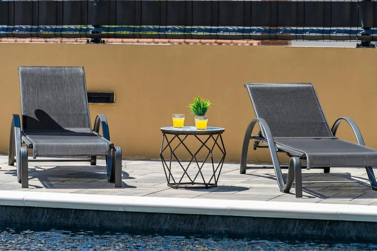 Villa Franka - Holiday Home With A Private Pool Sveti Filip i Jakov