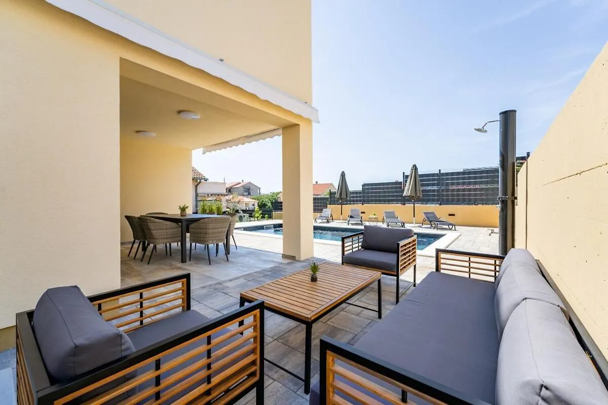 Villa Franka - Holiday Home With A Private Pool Sveti Filip i Jakov