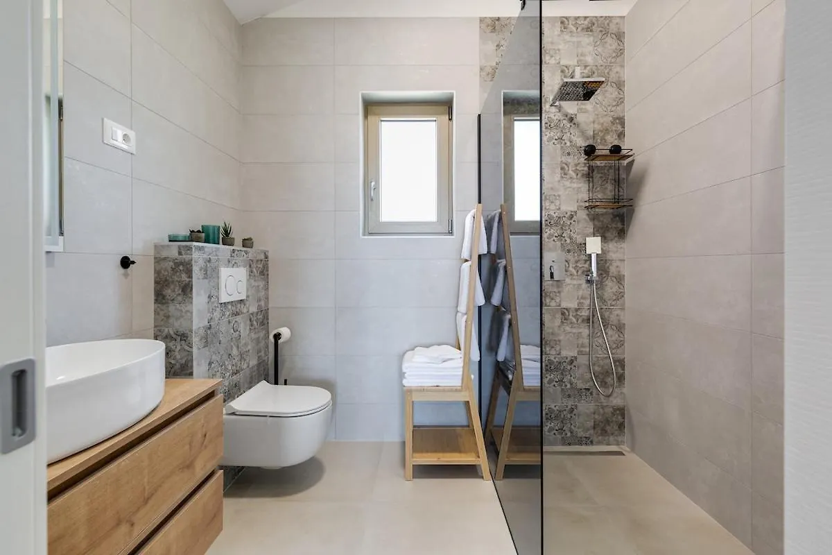 Villa Franka - Holiday Home With A Private Pool Sveti Filip i Jakov