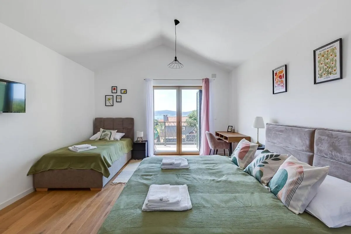 Villa Franka - Holiday Home With A Private Pool Sveti Filip i Jakov