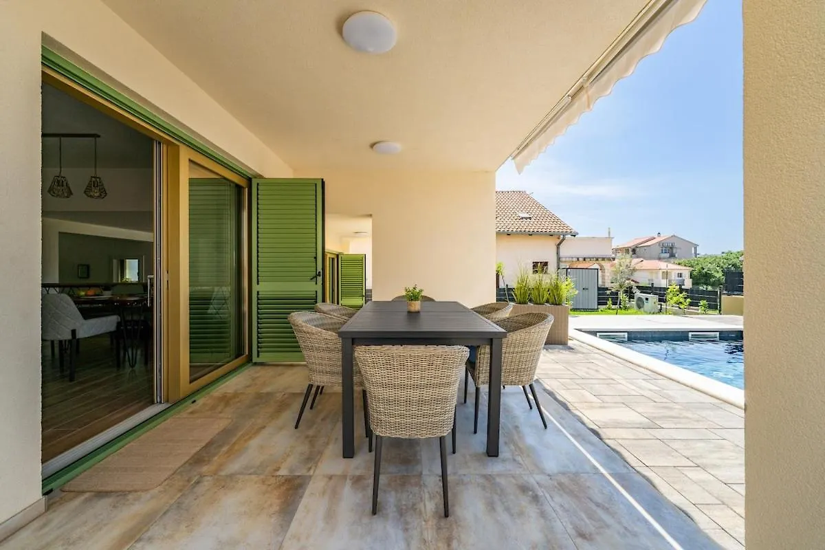 Villa Franka - Holiday Home With A Private Pool Sveti Filip i Jakov