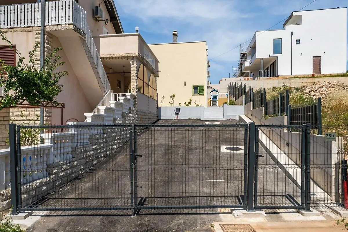 Villa Franka - Holiday Home With A Private Pool Sveti Filip i Jakov