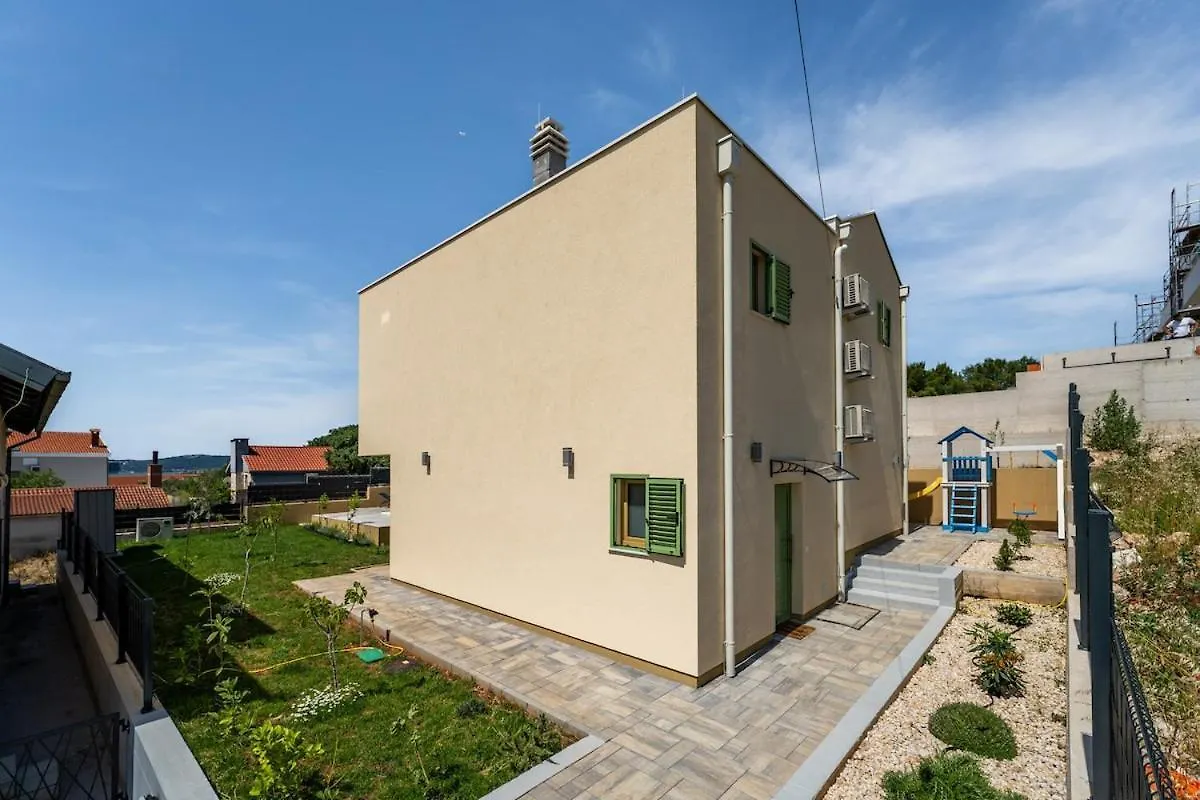 Villa Franka - Holiday Home With A Private Pool Sveti Filip i Jakov