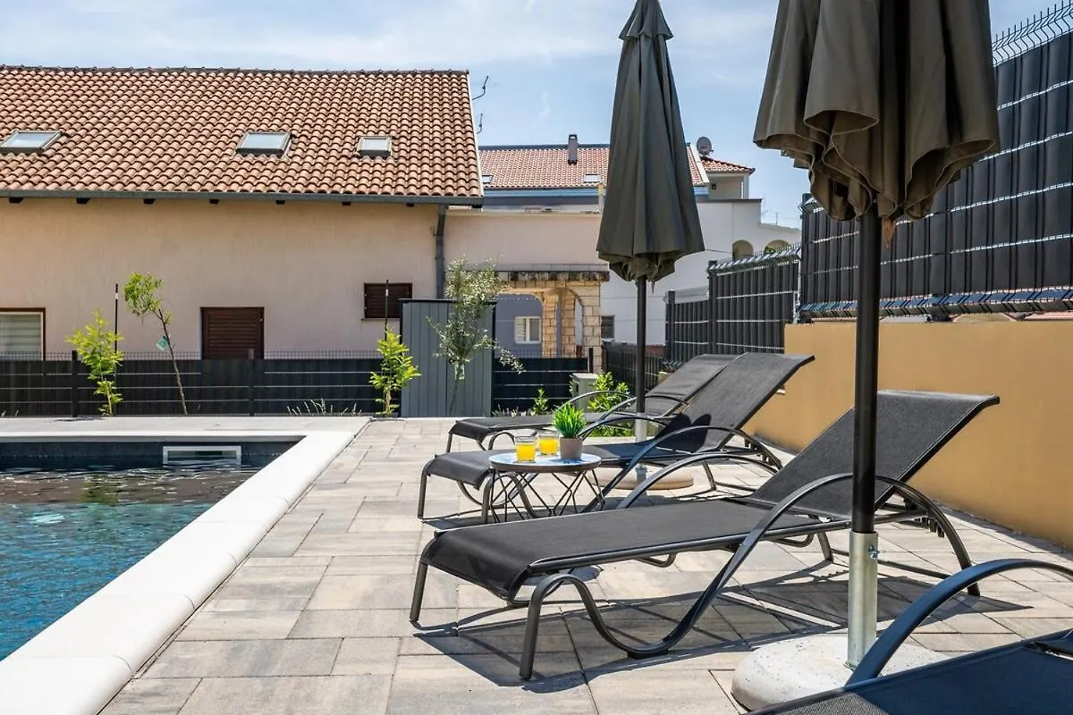 Villa Franka - Holiday Home With A Private Pool Sveti Filip i Jakov